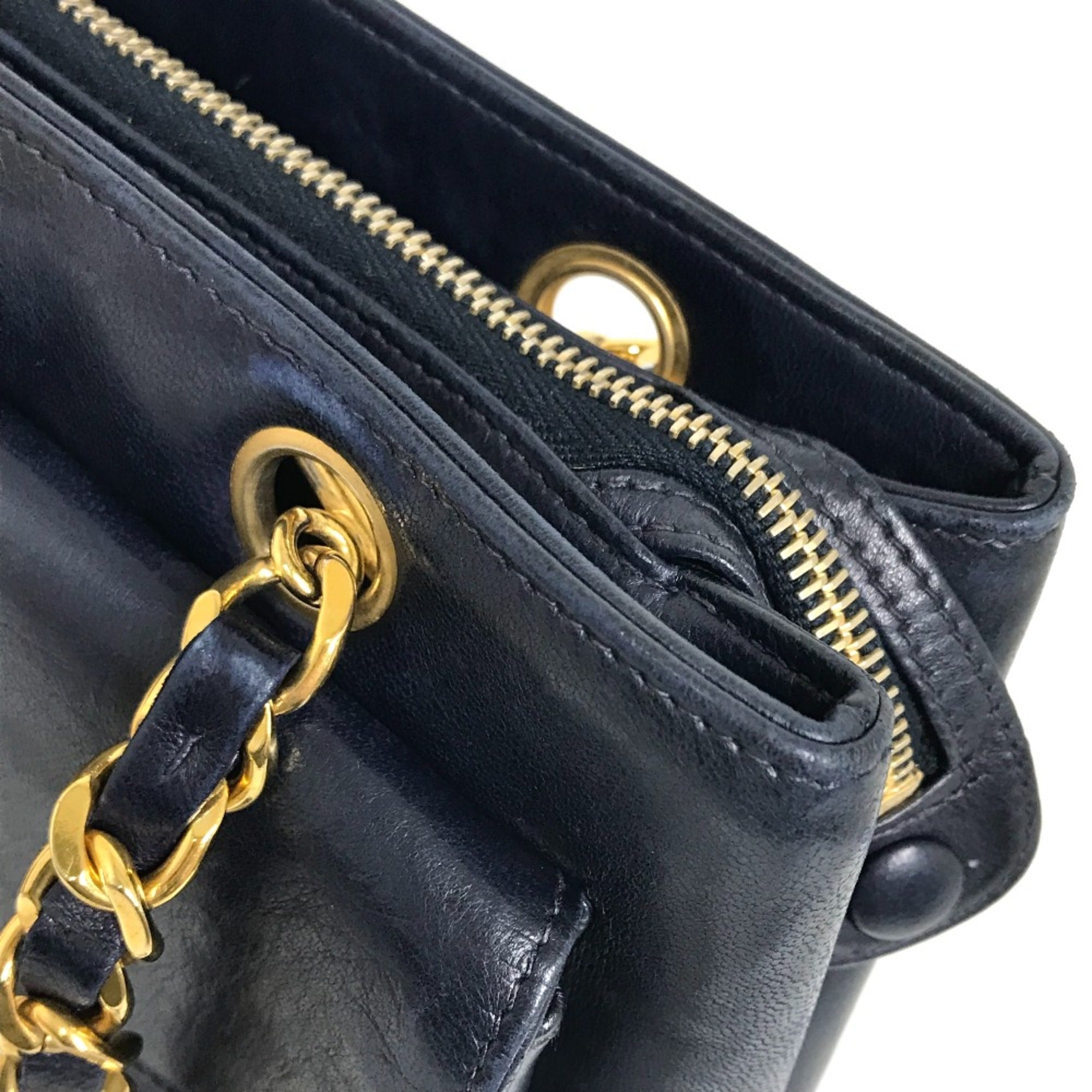 Chanel Navy Leather Shoulder Bag (Pre-Owned)