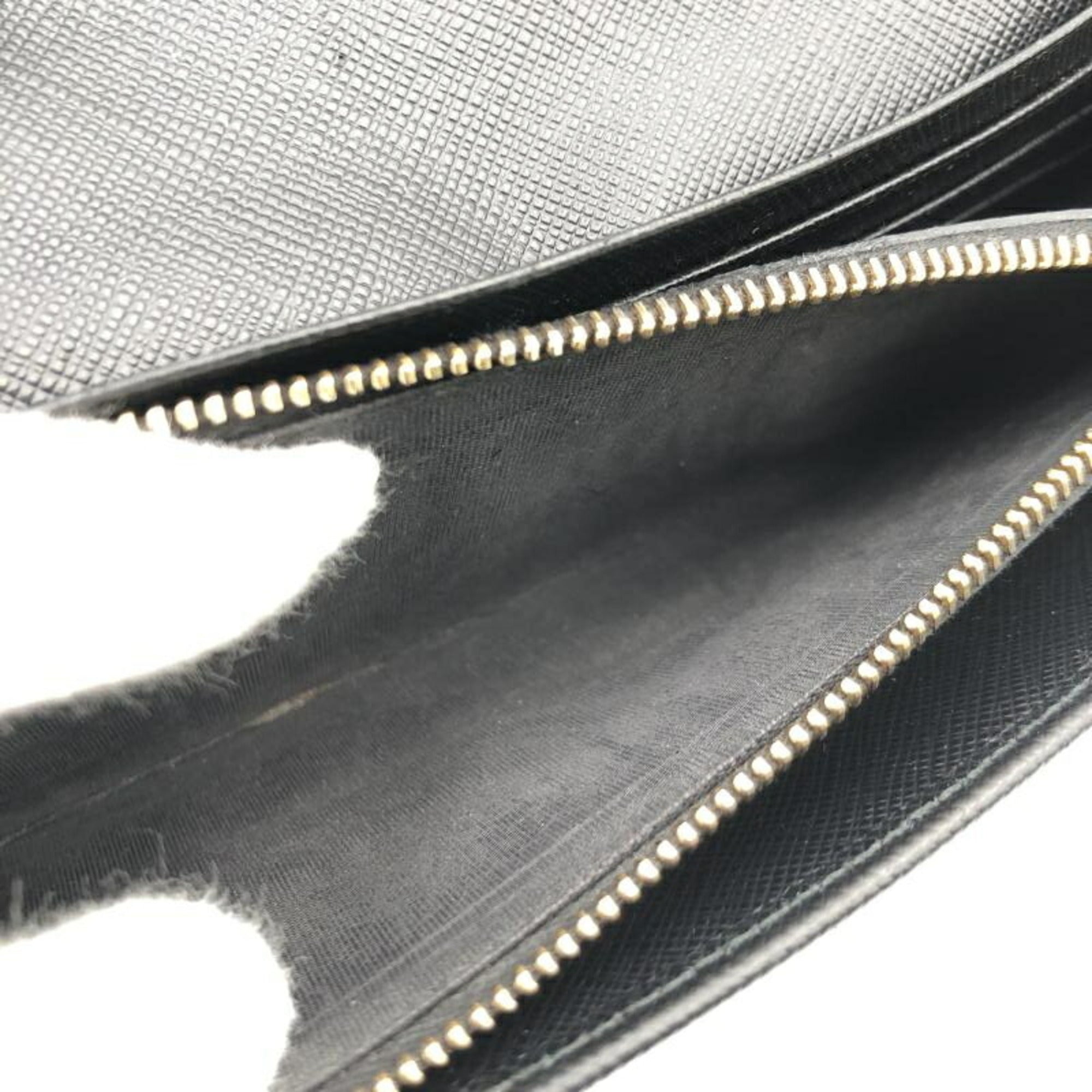 Prada Black Saffiano Long Wallet (Bi-Fold) (Pre-Owned)