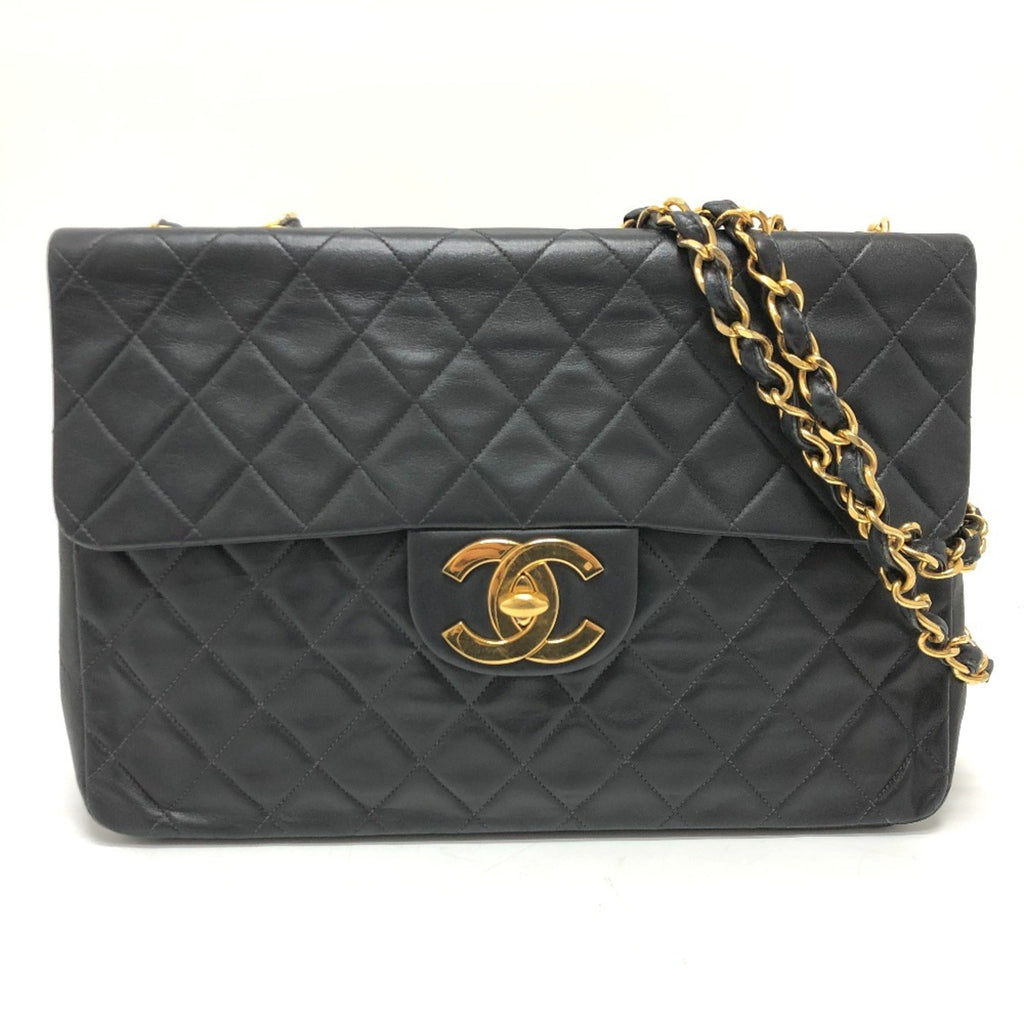 Chanel Black Leather Shoulder Bag (Pre-Owned)