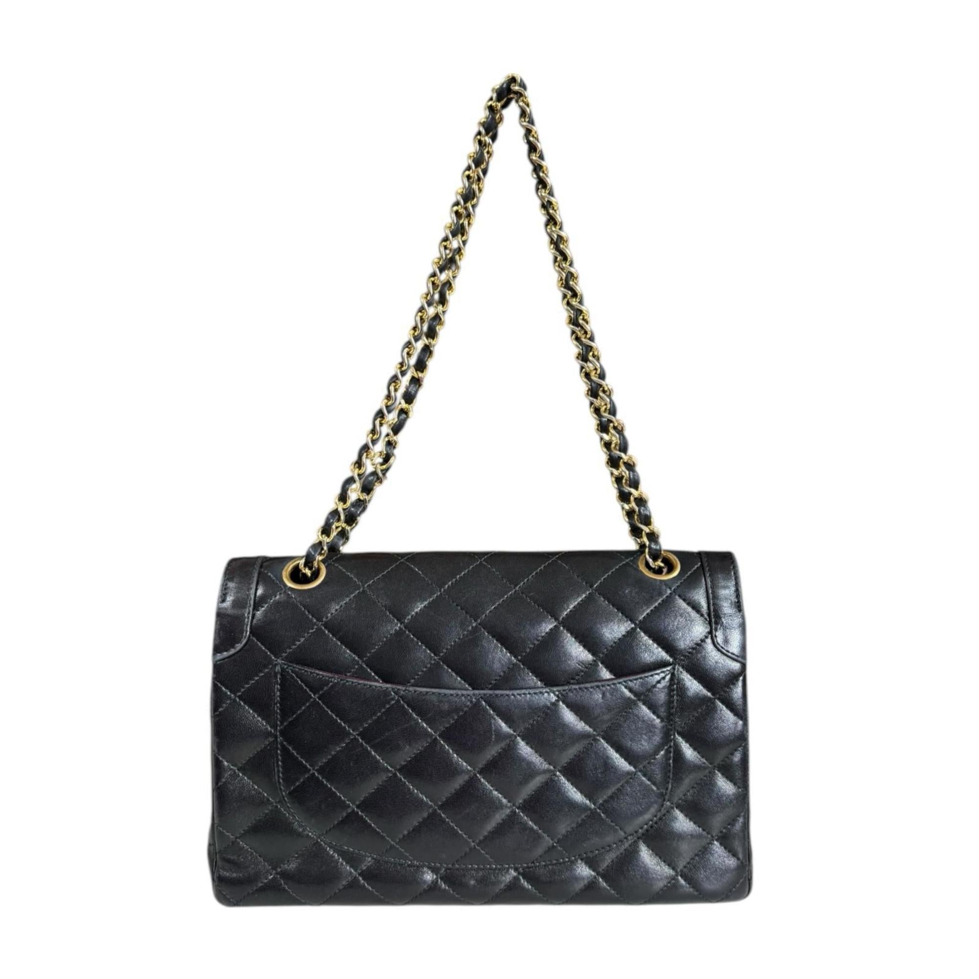 Chanel Black Leather Shoulder Bag (Pre-Owned)