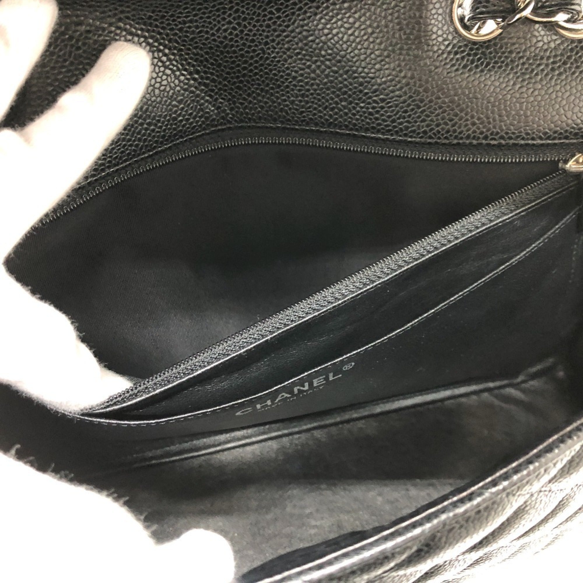 Chanel Black Grained Calfskin Shoulder Bag (Pre-Owned)
