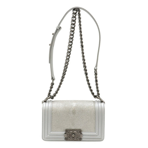 Chanel Boy Chanel Metallic Silver Leather Pochette Shoulder Bag (Pre-Owned)