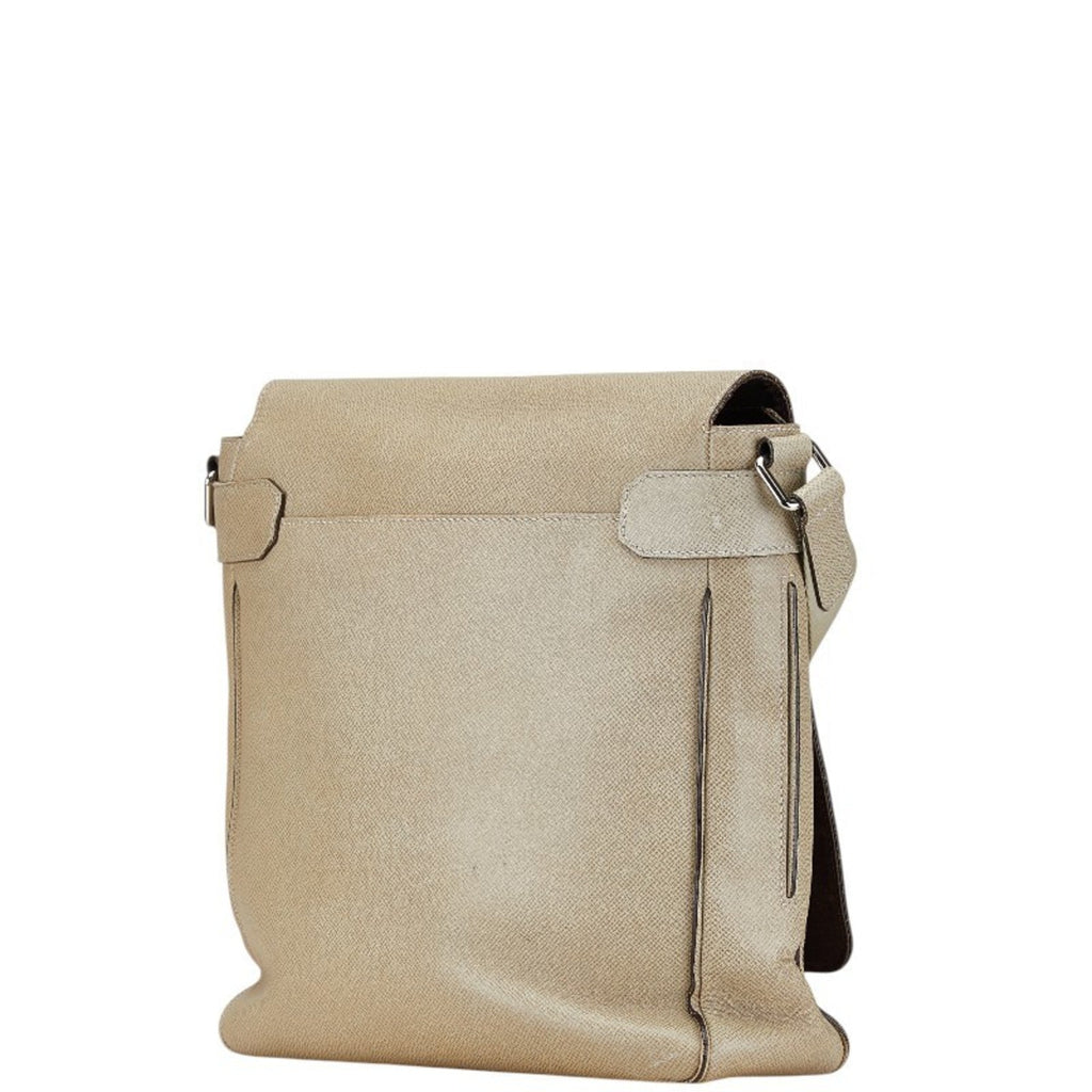 Louis Vuitton Taiga Beige Polaire Taiga Leather Shoulder Bag (Pre-Owned)