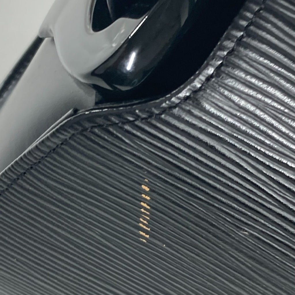 Louis Vuitton Black Noir Epi Leather Shoulder Bag (Pre-Owned)