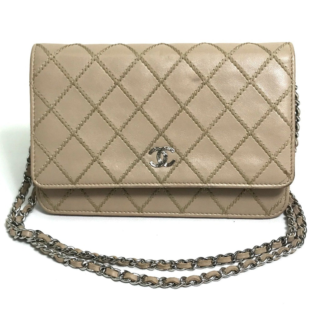 Chanel Beige Leather Long Wallet (Bi-Fold) (Pre-Owned)