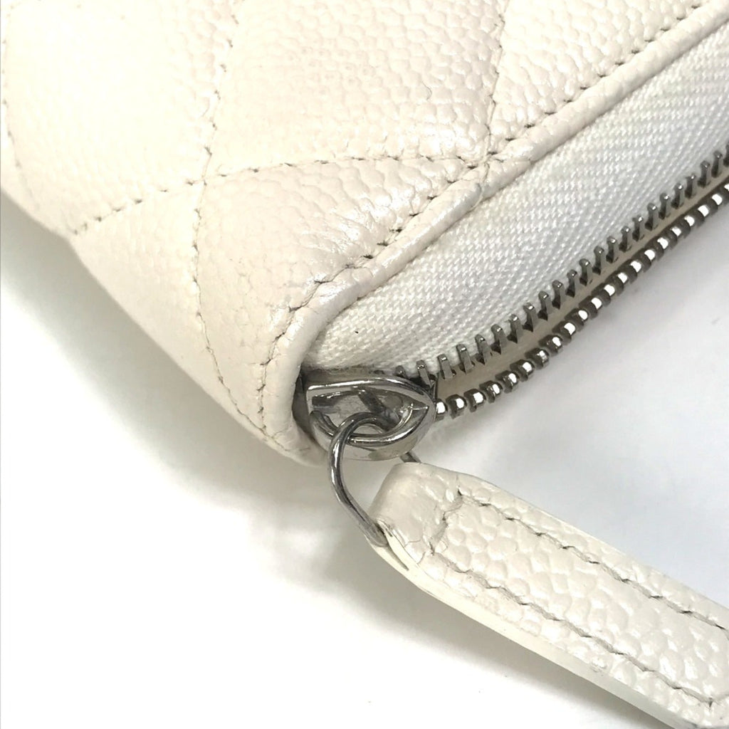 Chanel White Leather Long Wallet (Bi-Fold) (Pre-Owned)