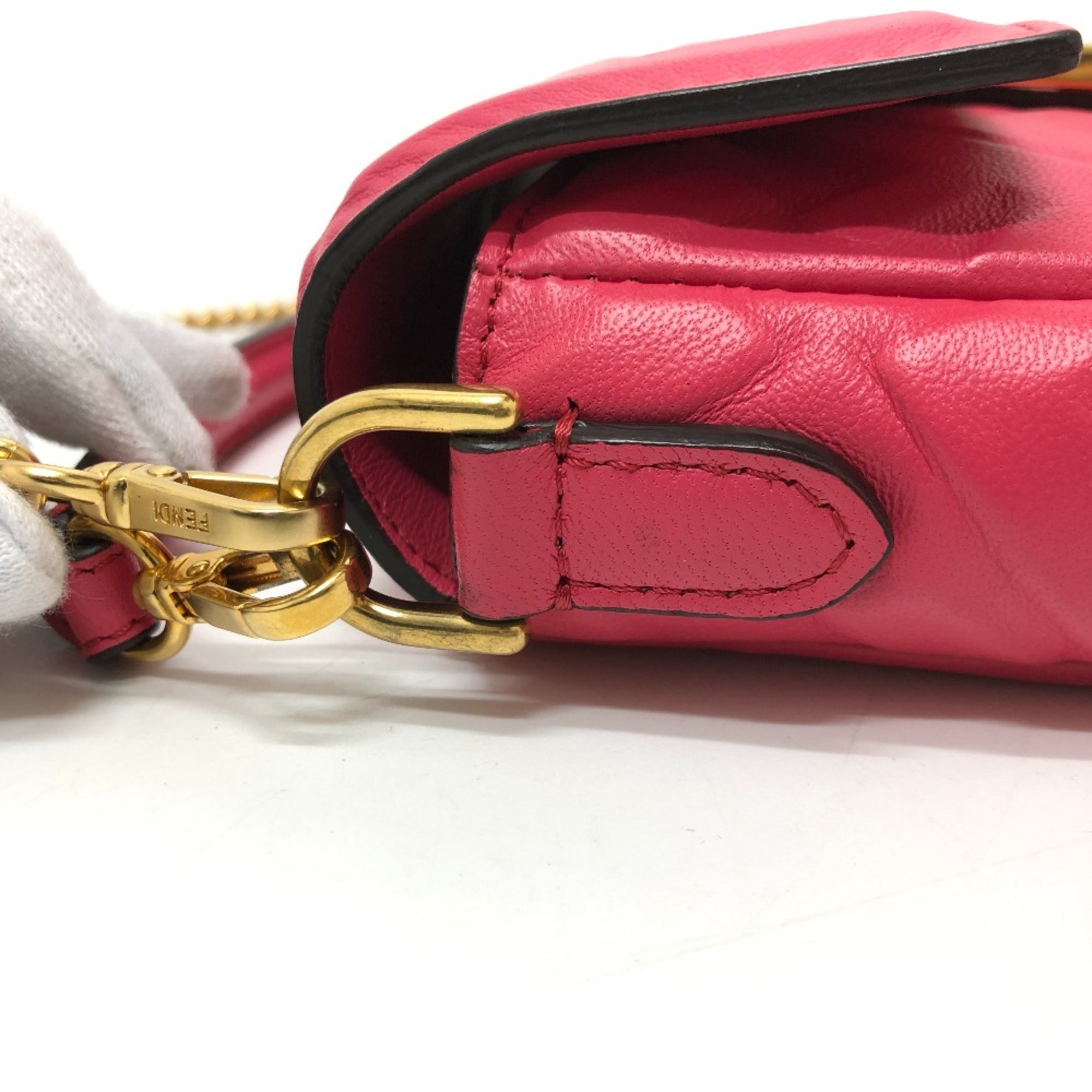 Fendi Pink Leather Shoulder Bag (Pre-Owned)