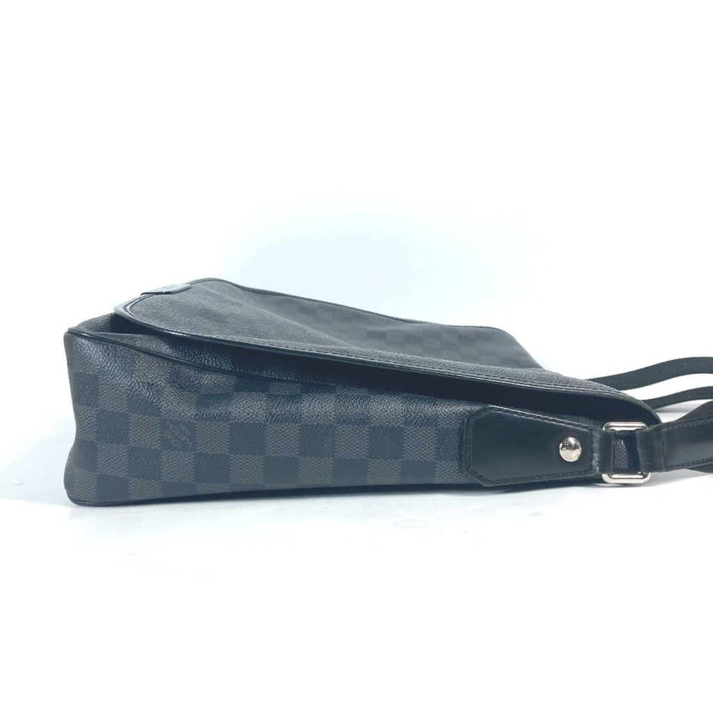 Louis Vuitton Black Damier Graphite Messenger Bag Shoulder Bag (Pre-Owned)