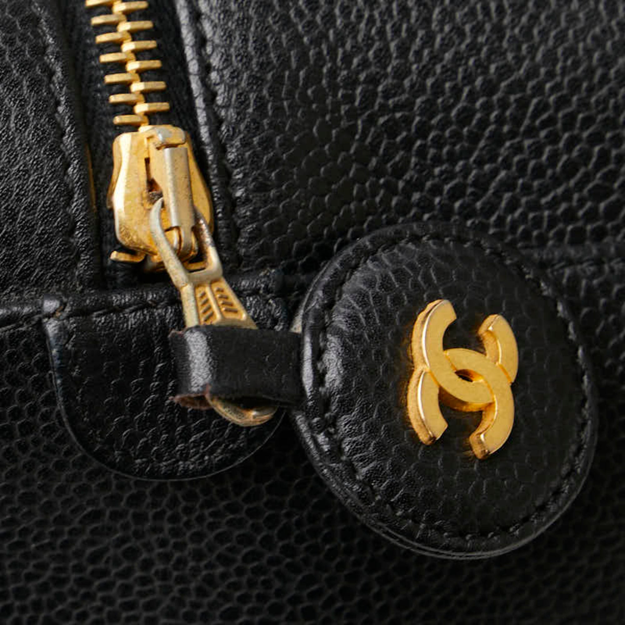 Chanel Black Grained Calfskin Pouch Vanity Bag (Pre-Owned)