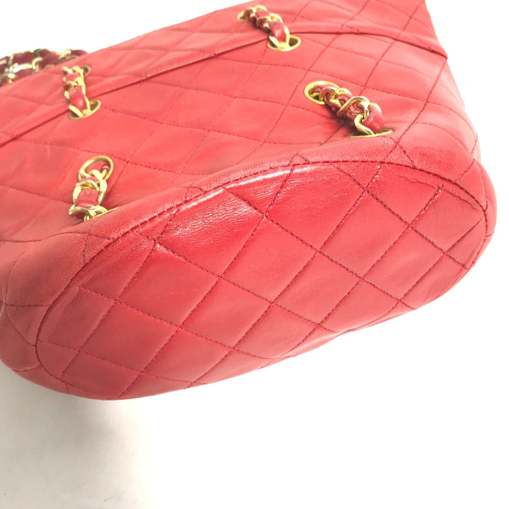 Chanel Red Leather Shoulder Bag (Pre-Owned)