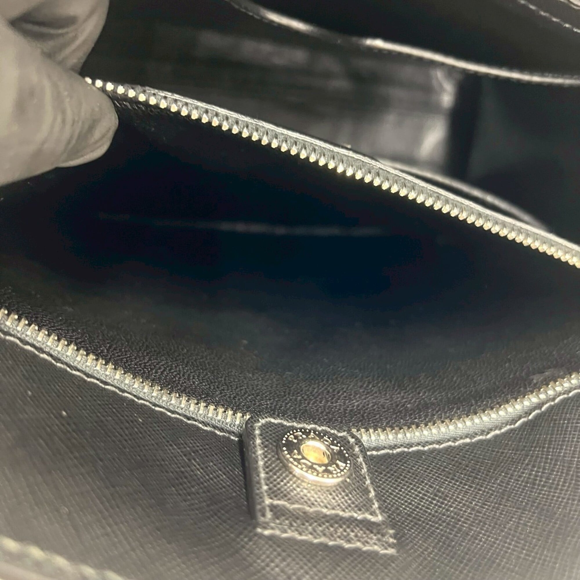 Prada Black Leather Handbag Tote Bag (Pre-Owned)