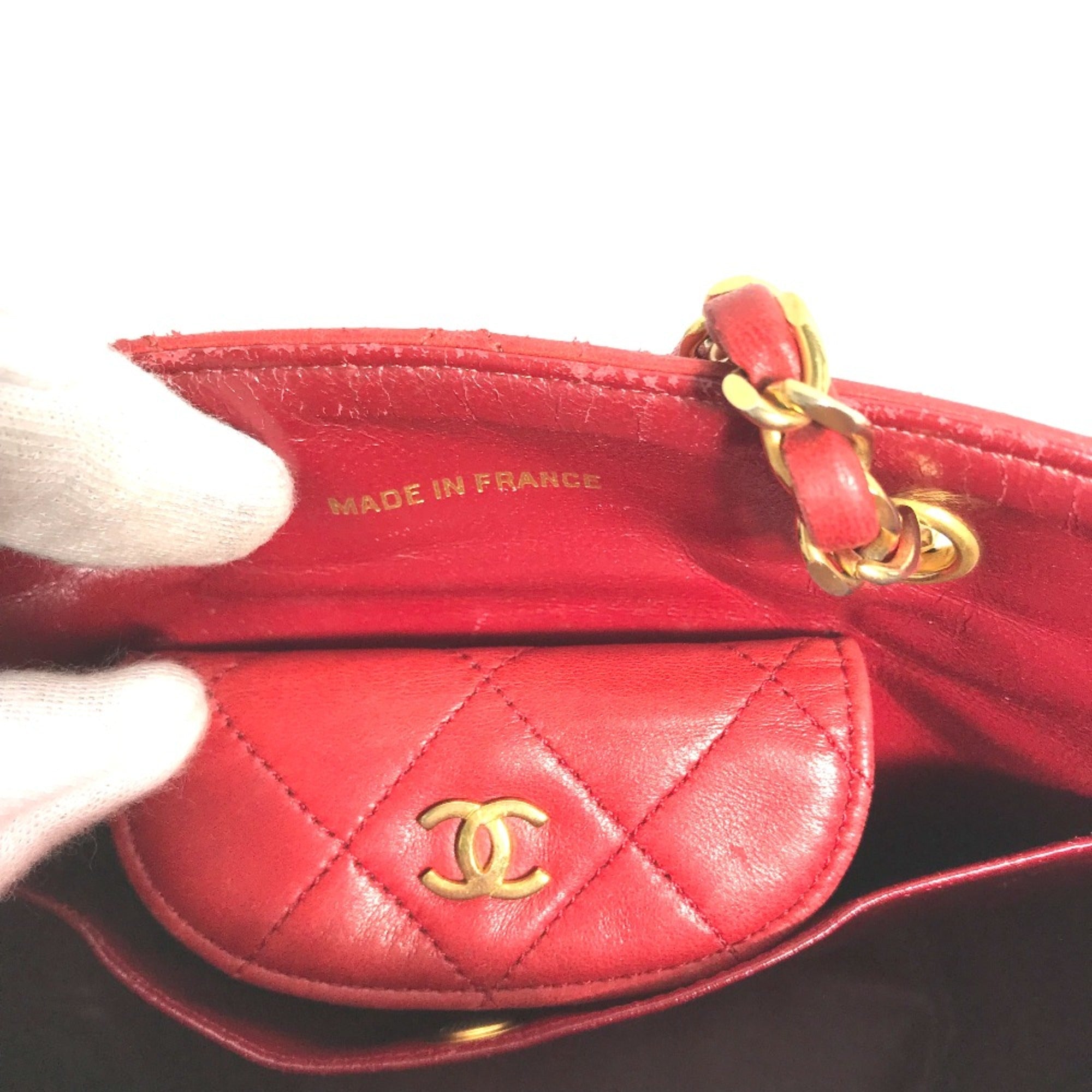 Chanel Red Leather Shoulder Bag (Pre-Owned)