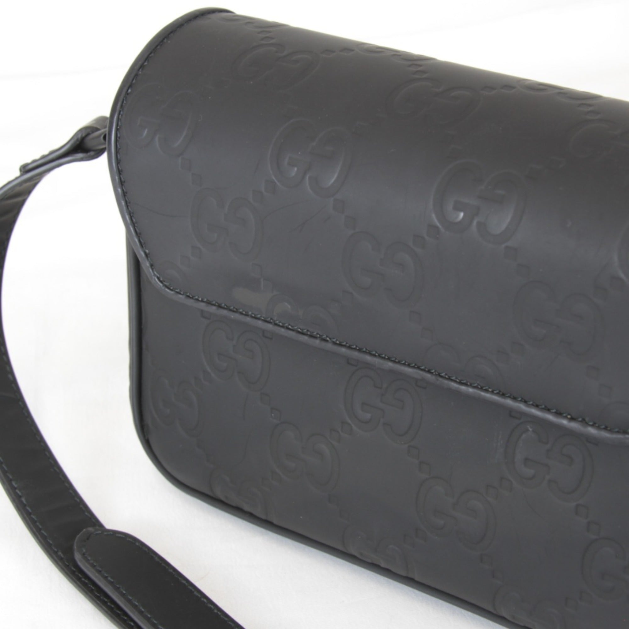 Gucci Black Rubber Shoulder Bag (Pre-Owned)