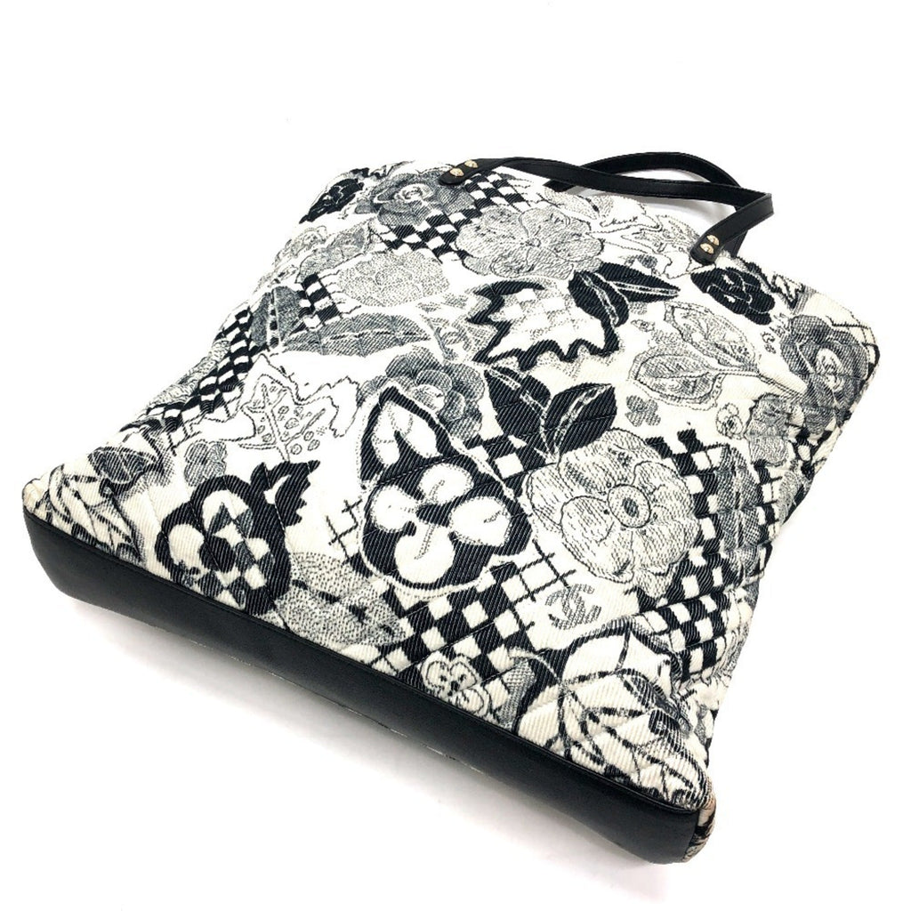 Chanel Black White Canvas Handbag Tote Bag (Pre-Owned)
