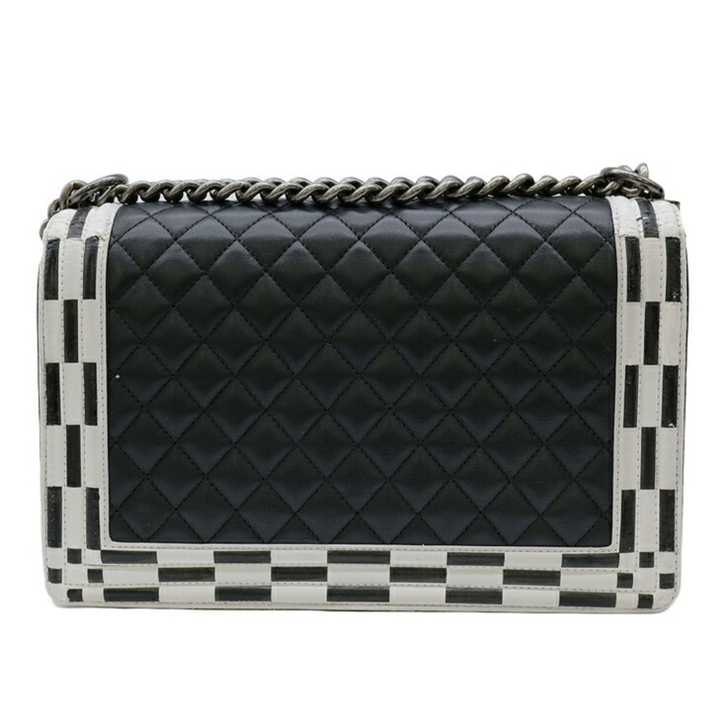 Chanel Boy Chanel Black White Leather Shoulder Bag (Pre-Owned)