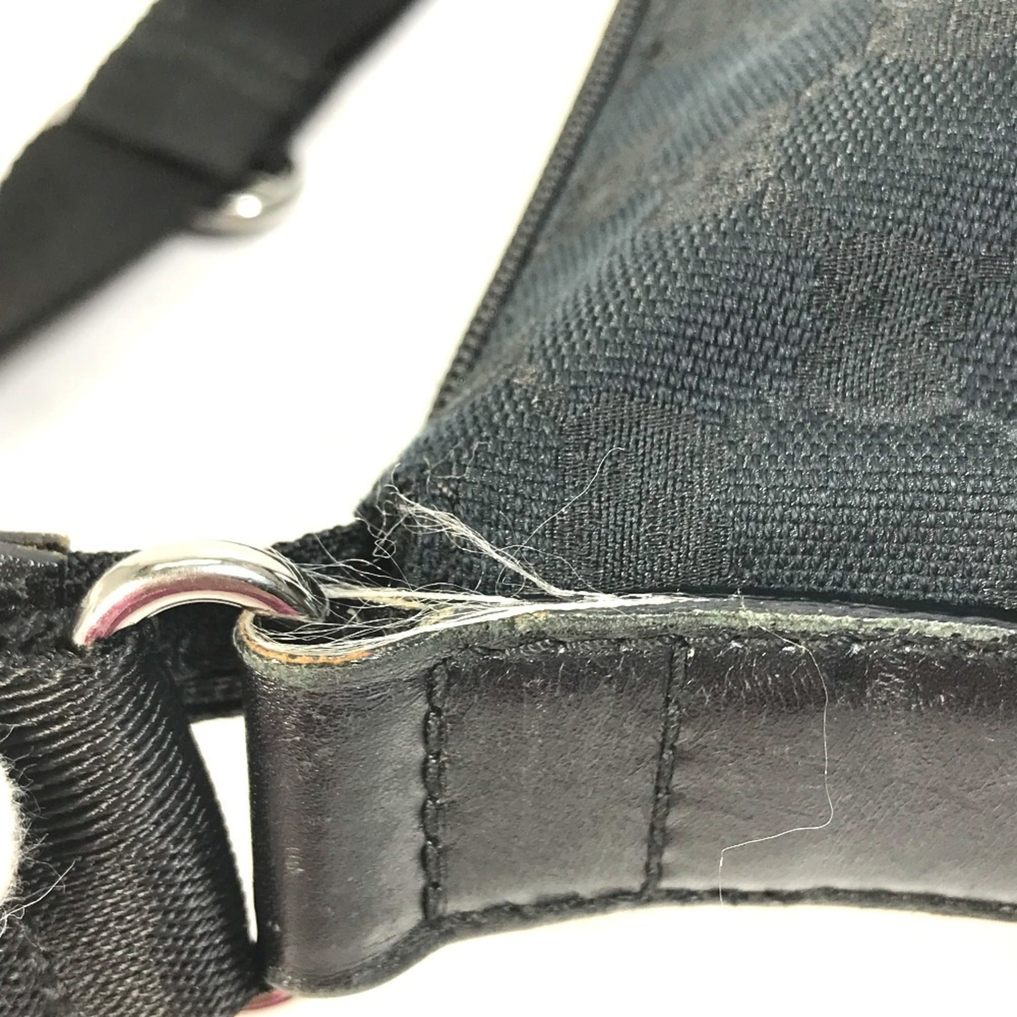 Gucci Black Gg Canvas Shoulder Bag (Pre-Owned)