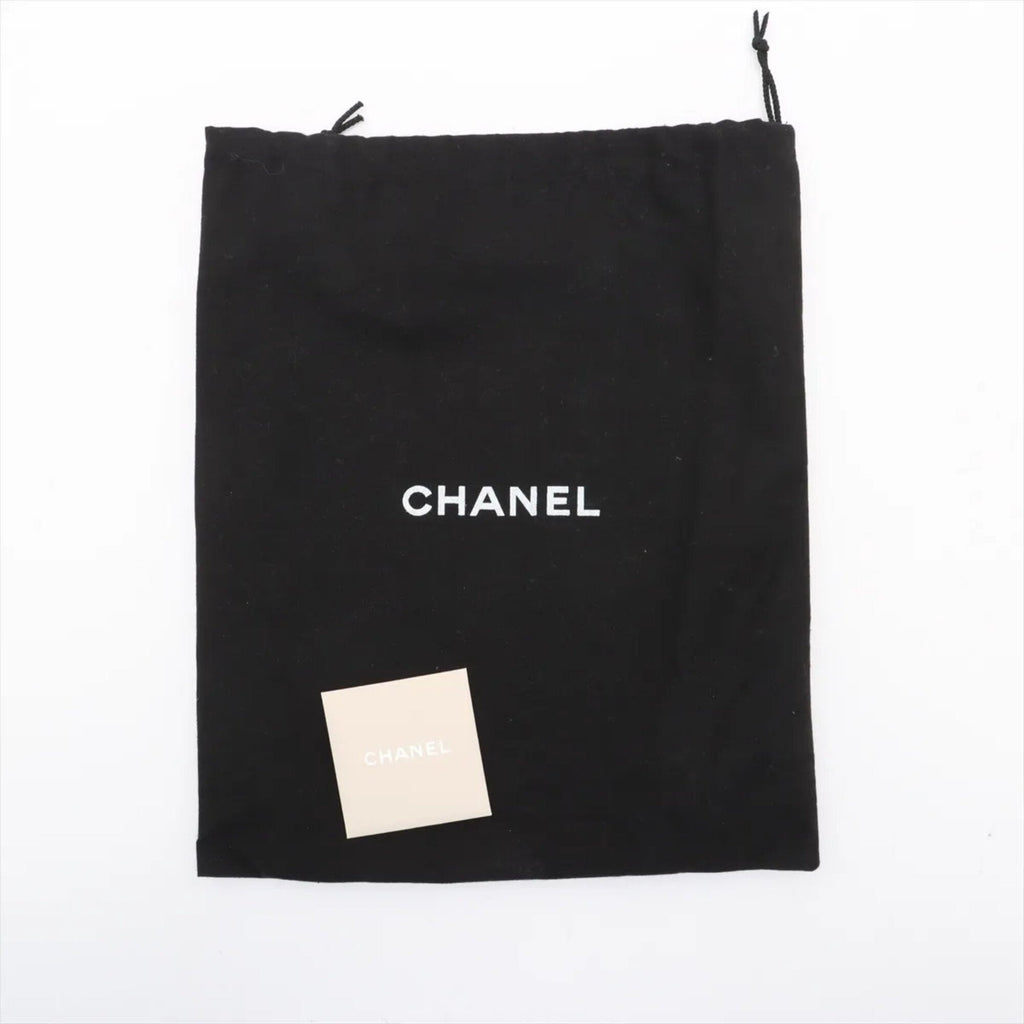 Chanel Matelasse Black Leather Shoulder Bag (Pre-Owned)