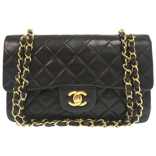 Chanel Black Leather Shoulder Bag (Pre-Owned)
