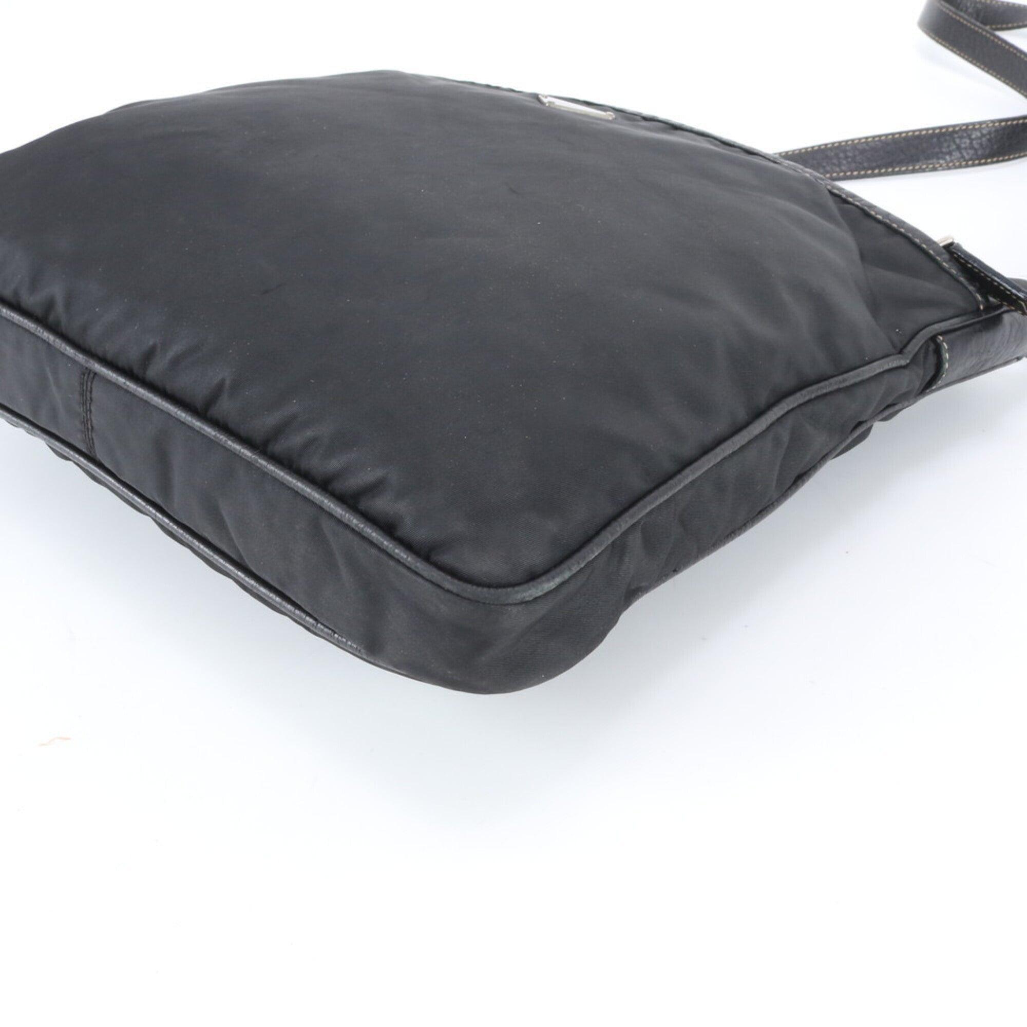 Prada Black Nylon Leather Shoulder Bag (Pre-Owned)