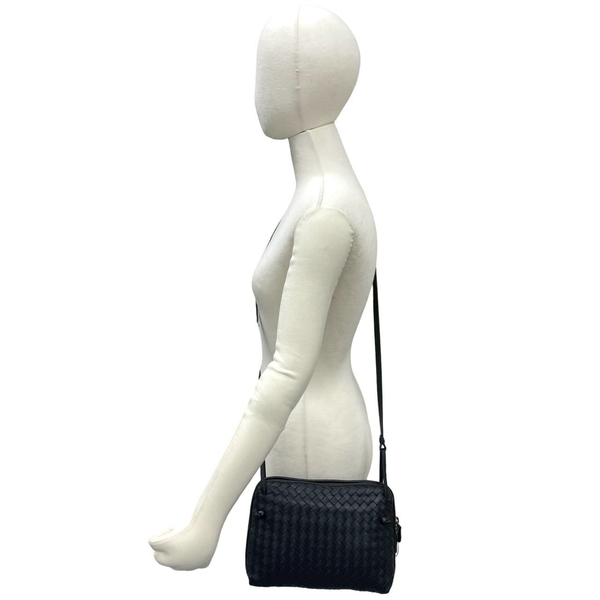 Bottega Veneta Navy Leather Pochette Shoulder Bag (Pre-Owned)