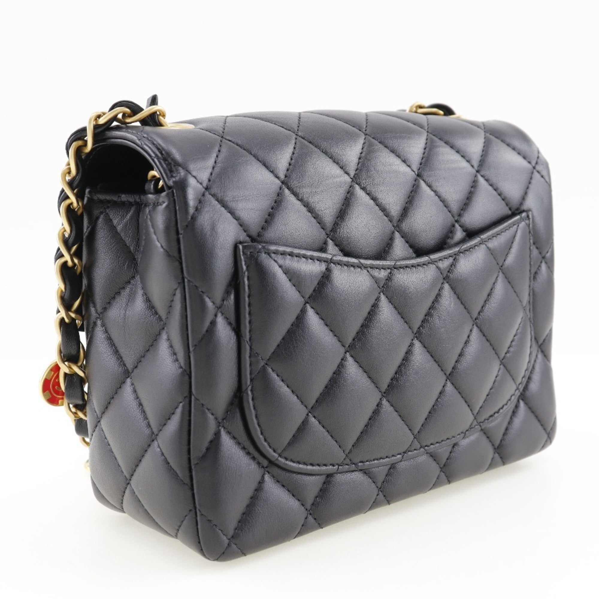 Chanel Black Leather Shoulder Bag (Pre-Owned)