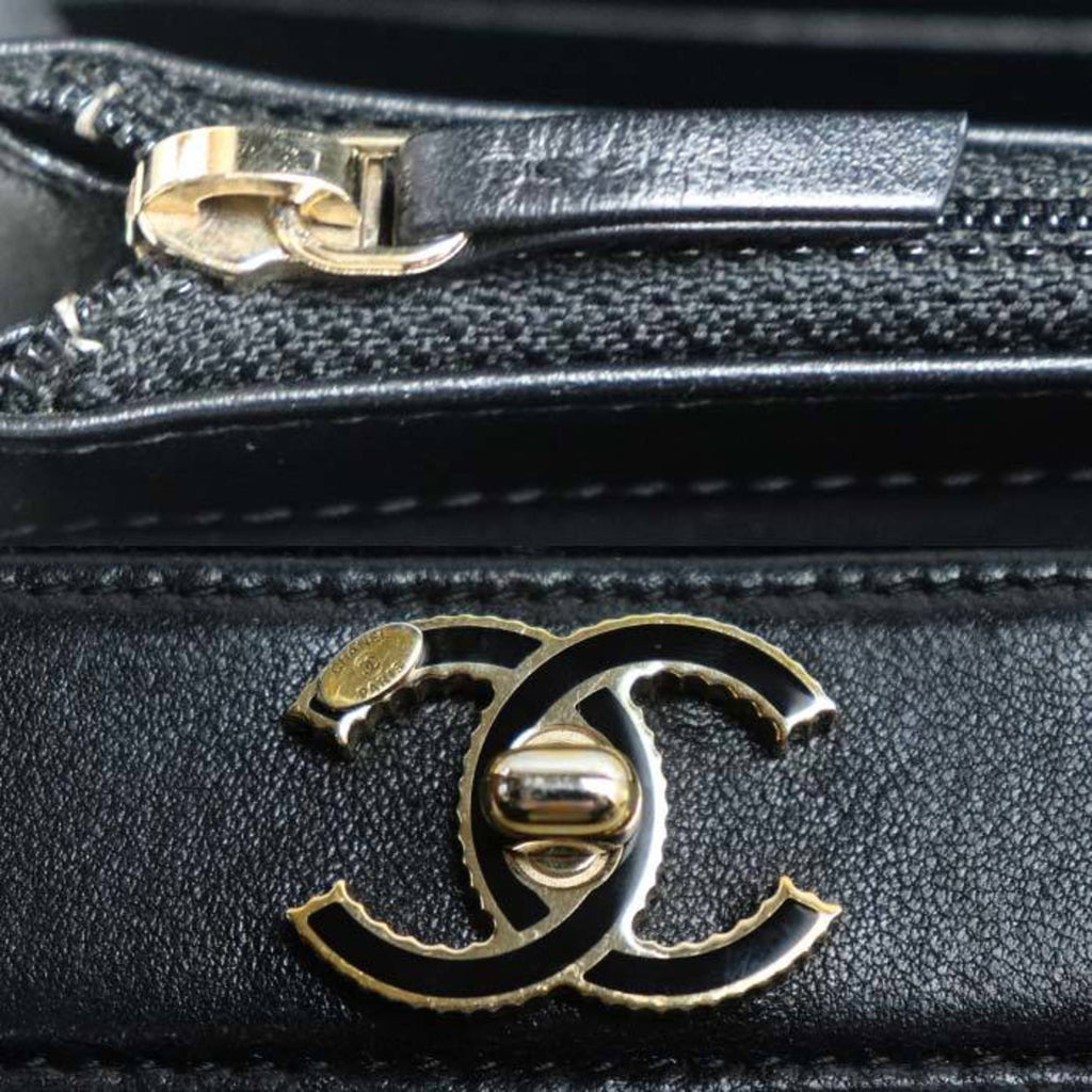 Chanel Black Leather Long Wallet (Bi-Fold) (Pre-Owned)