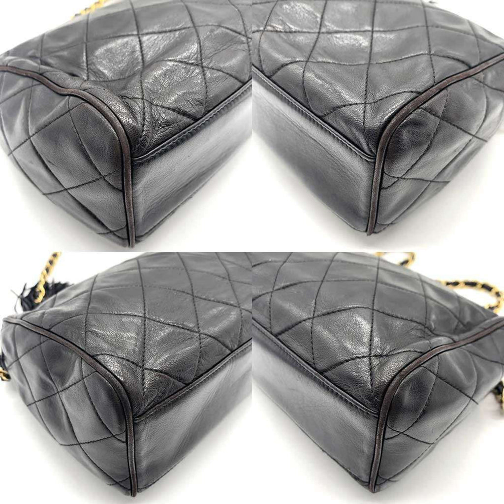 Chanel Matelasse Black Leather Shoulder Bag (Pre-Owned)