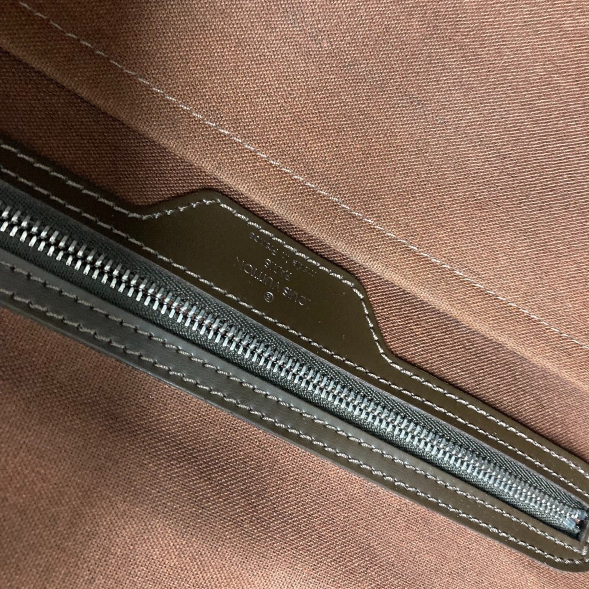 Louis Vuitton Brown Taiga Leather Nylon Messenger Bag Shoulder Bag (Pre-Owned)