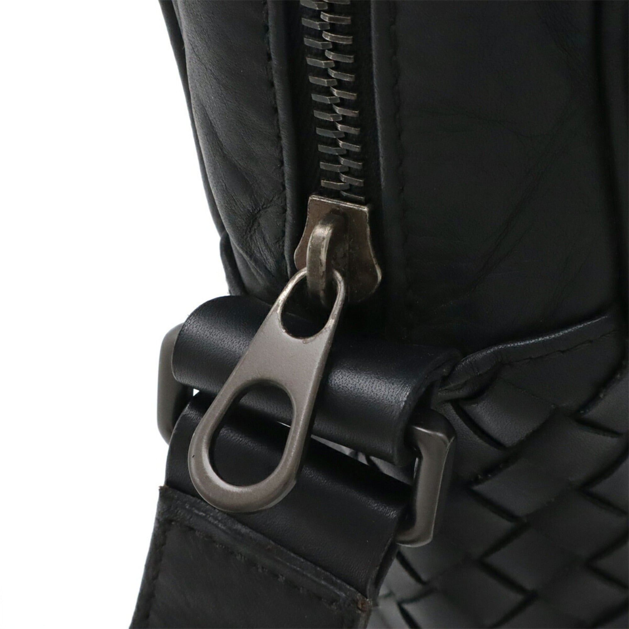 Bottega Veneta Black Leather Pochette Shoulder Bag (Pre-Owned)