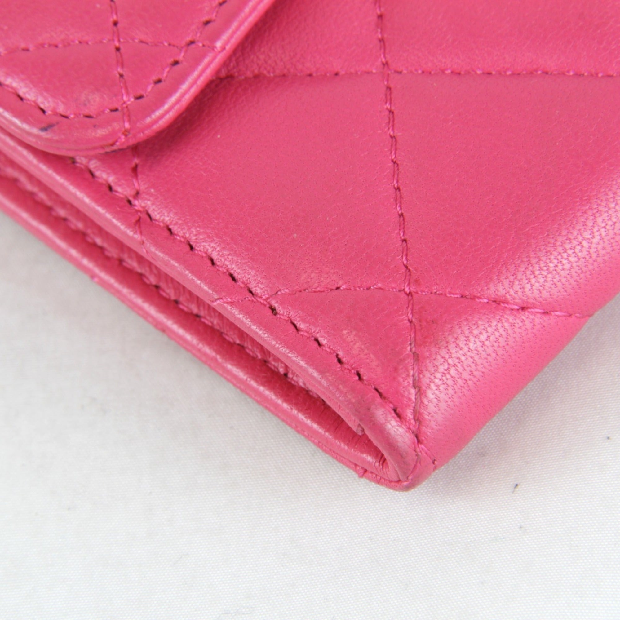 Chanel Pink Leather Wallet (Bi-Fold) (Pre-Owned)