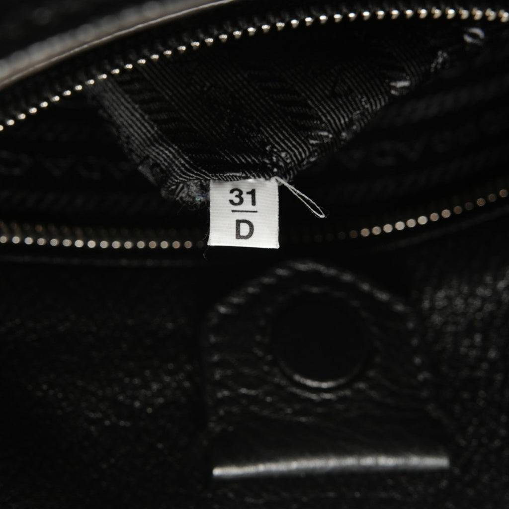 Prada Black Leather Shoulder Bag (Pre-Owned)