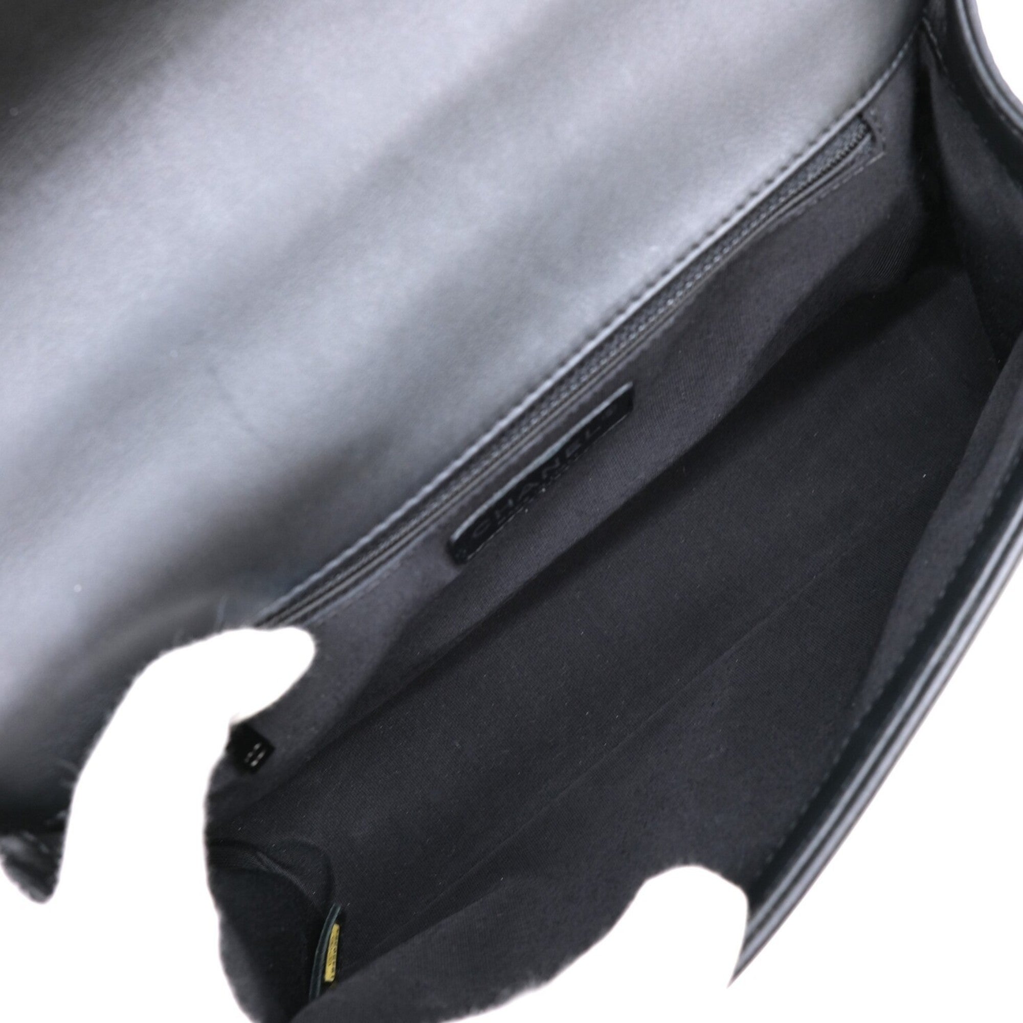 Chanel Boy Chanel Black White Leather Shoulder Bag (Pre-Owned)