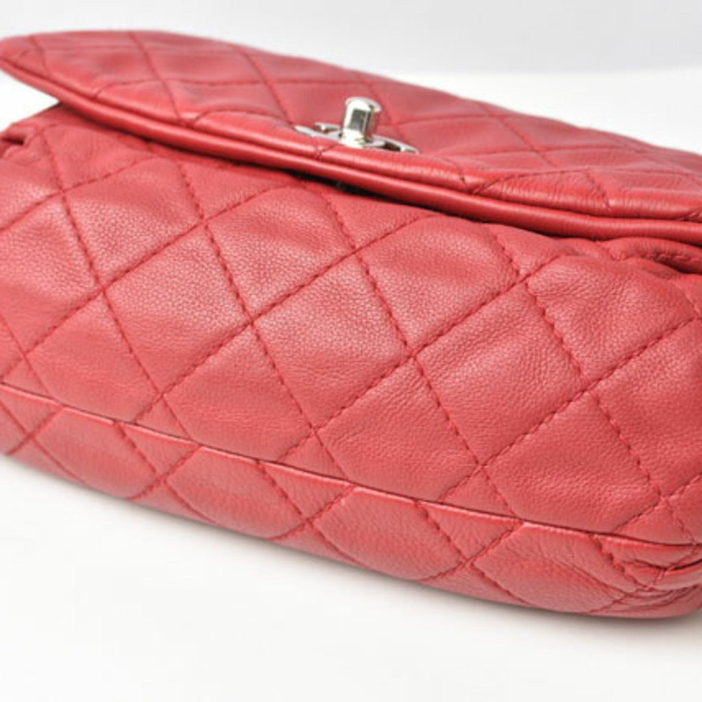 Chanel Red Color Leather Shoulder Bag (Pre-Owned)