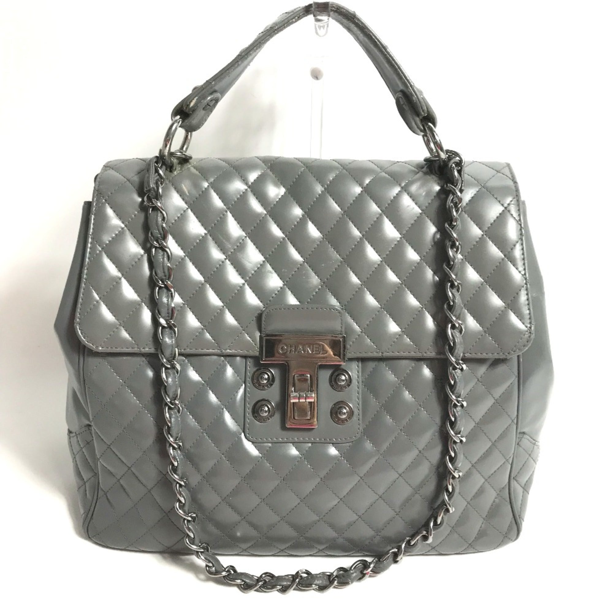 Chanel Gray Leather Shoulder Bag (Pre-Owned)