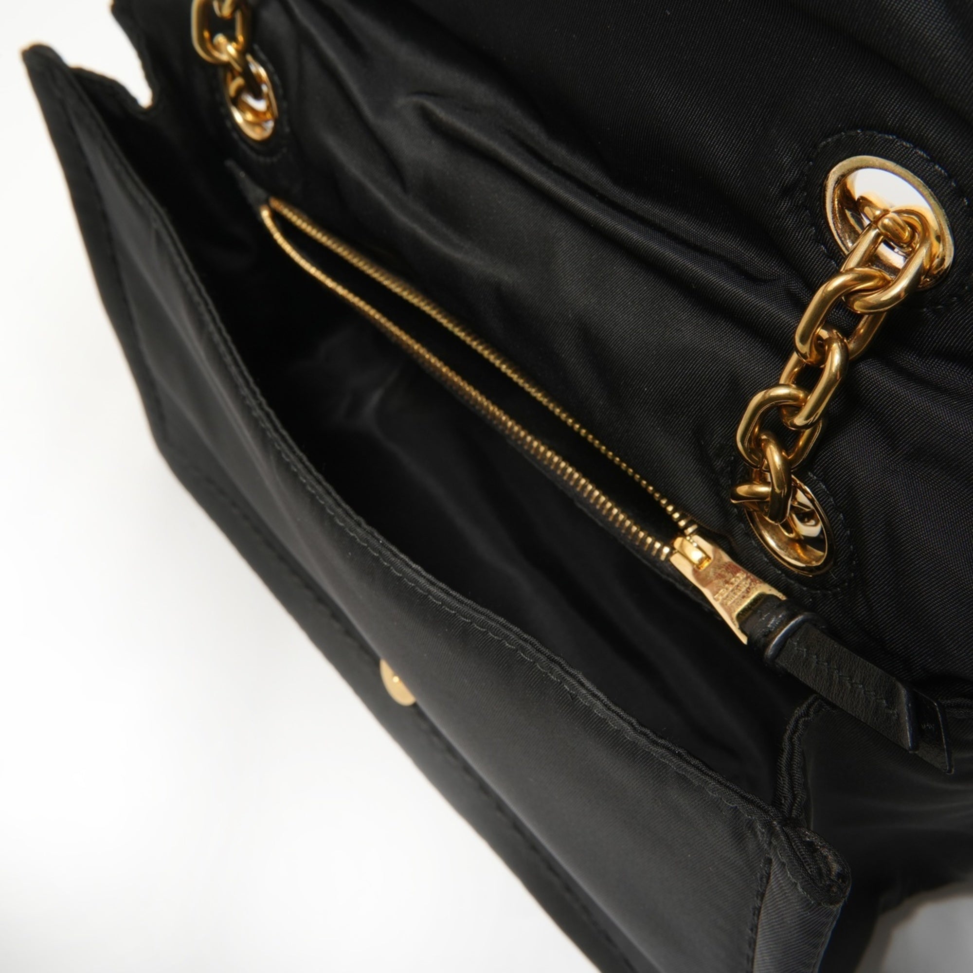 Prada Black Nylon Shoulder Bag (Pre-Owned)