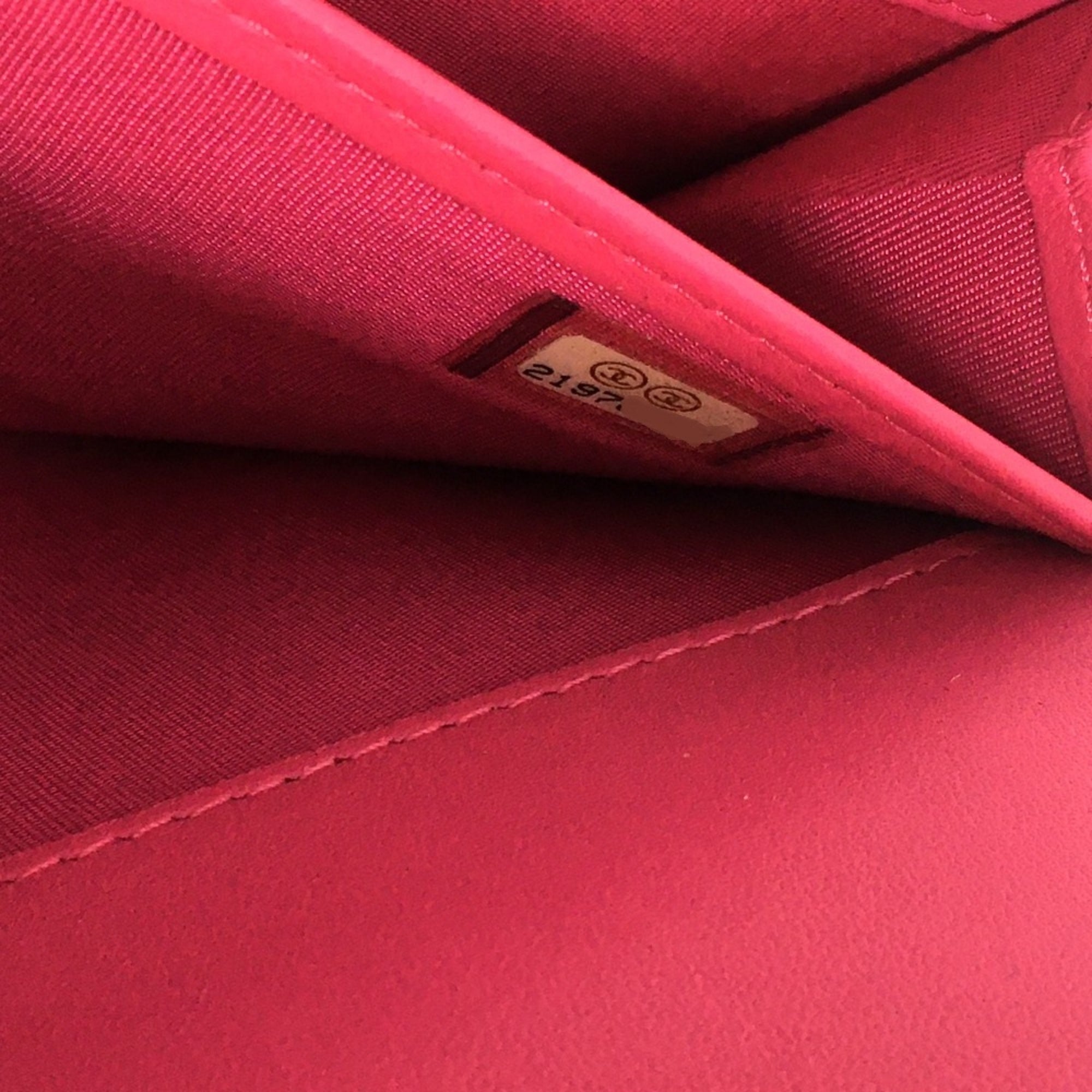 Chanel Pink Leather Long Wallet (Bi-Fold) (Pre-Owned)