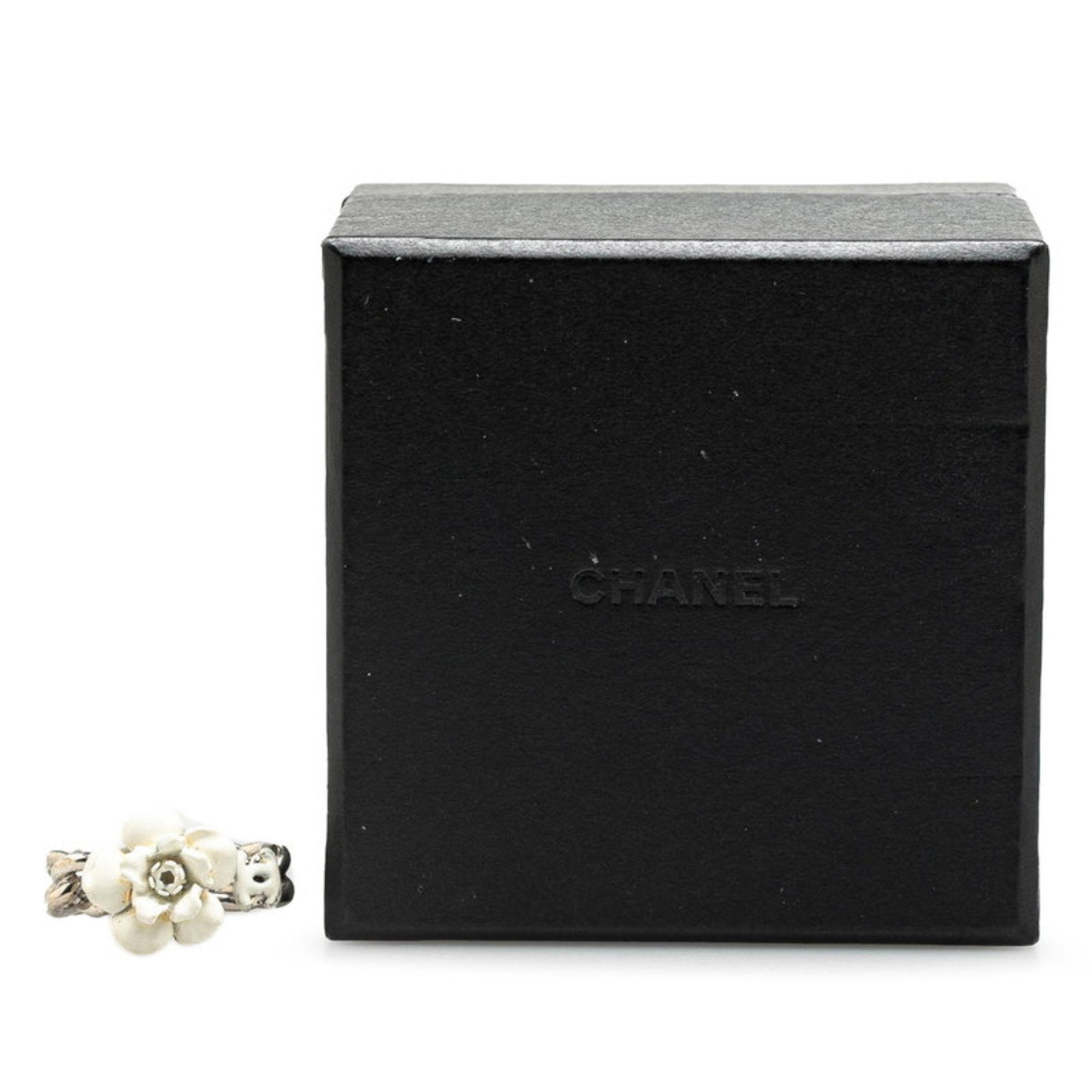 Chanel Silver White Metal Band Ring (Pre-Owned)