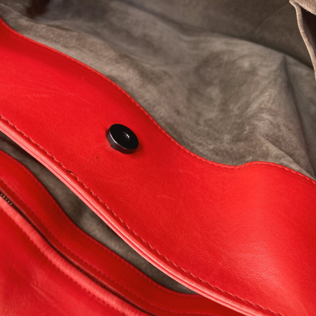 Bottega Veneta Intrecciato Red Color Leather Tote Bag (Pre-Owned)