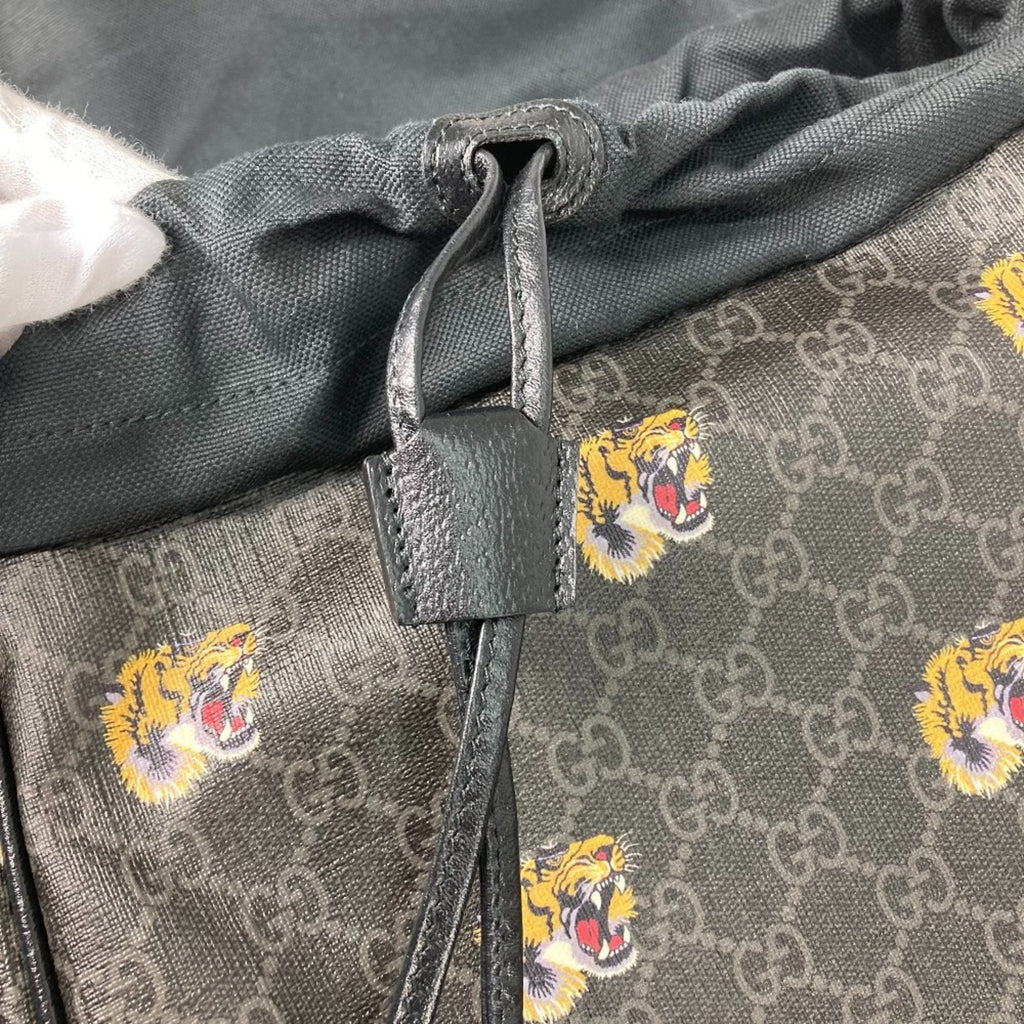 Gucci Black Gg Supreme Backpack (Pre-Owned)