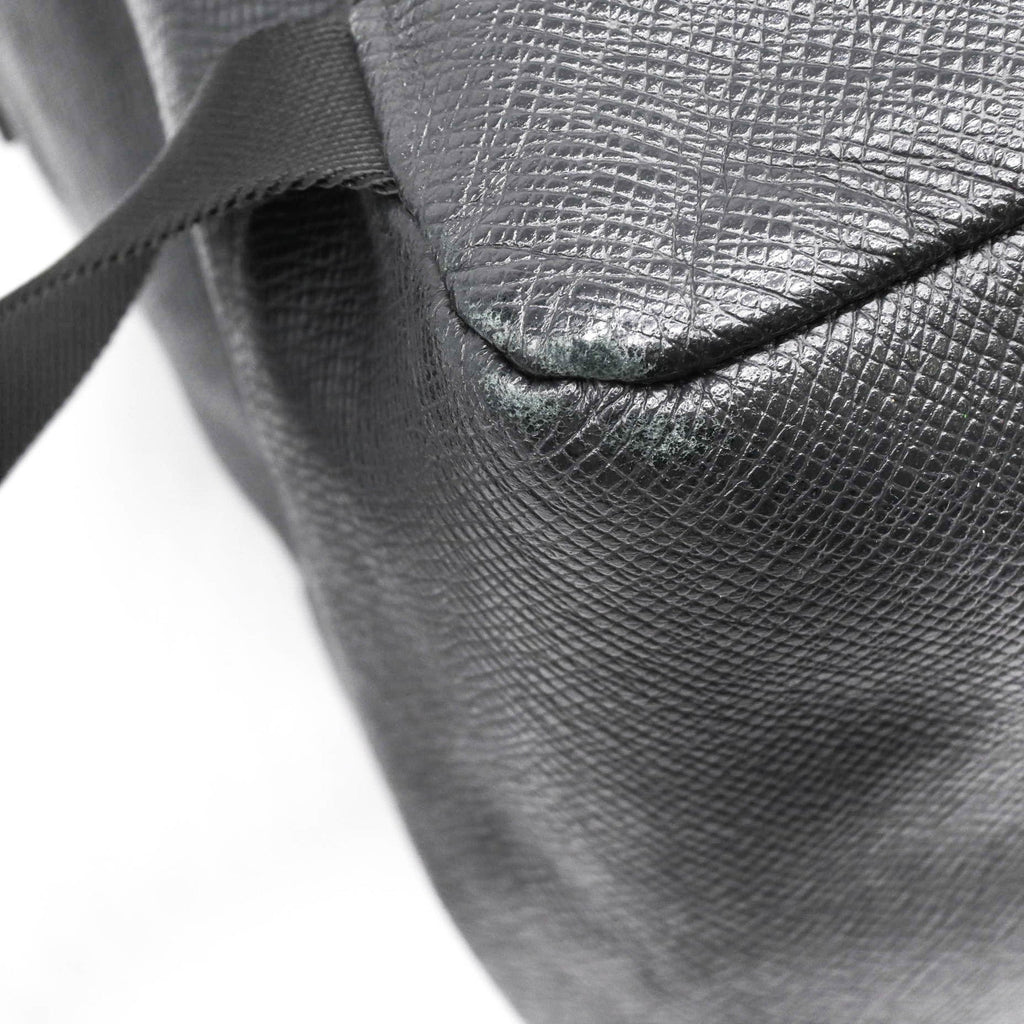Louis Vuitton Taiga Black Taiga Leather Backpack (Pre-Owned)