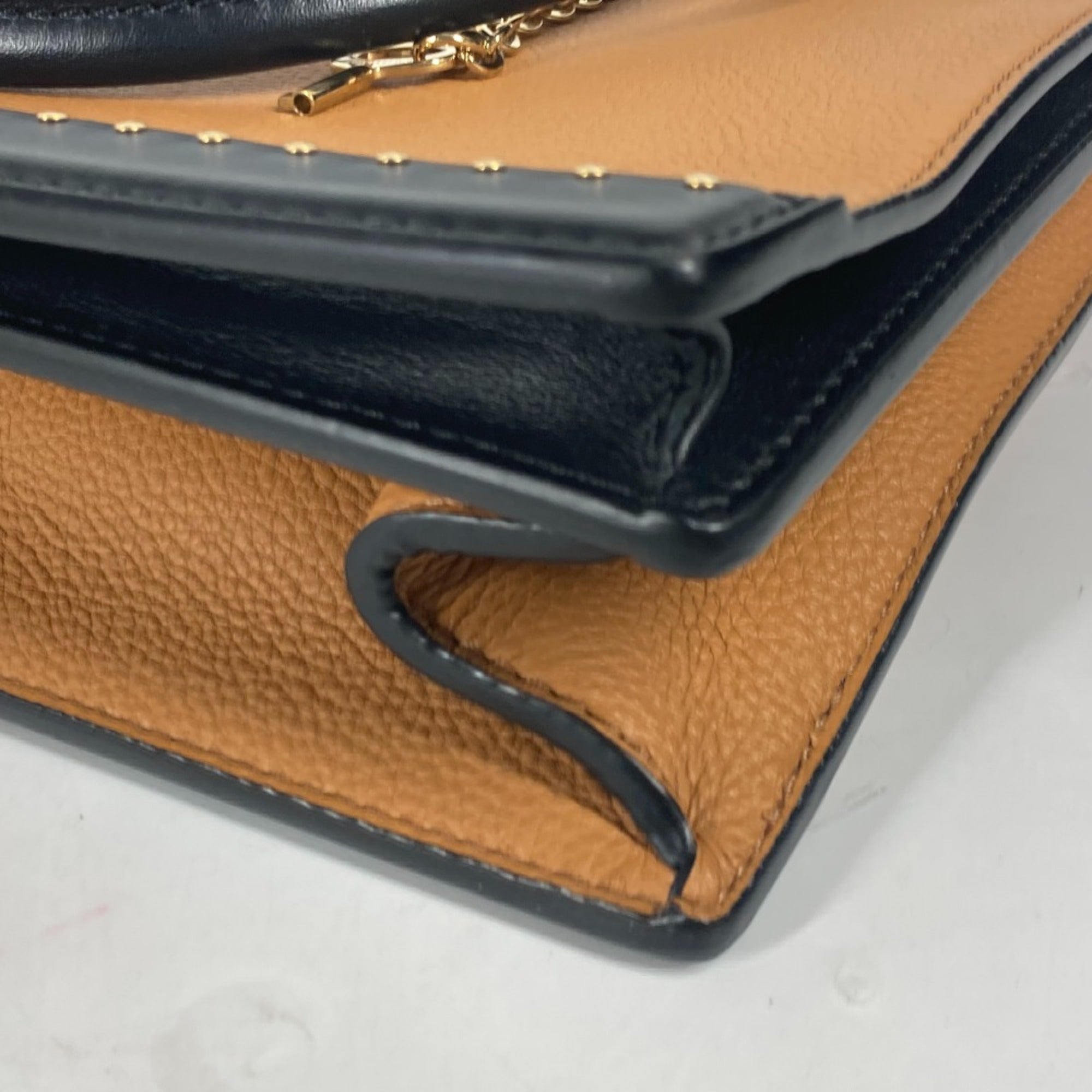 Louis Vuitton Beige Leather Handbag (Pre-Owned)