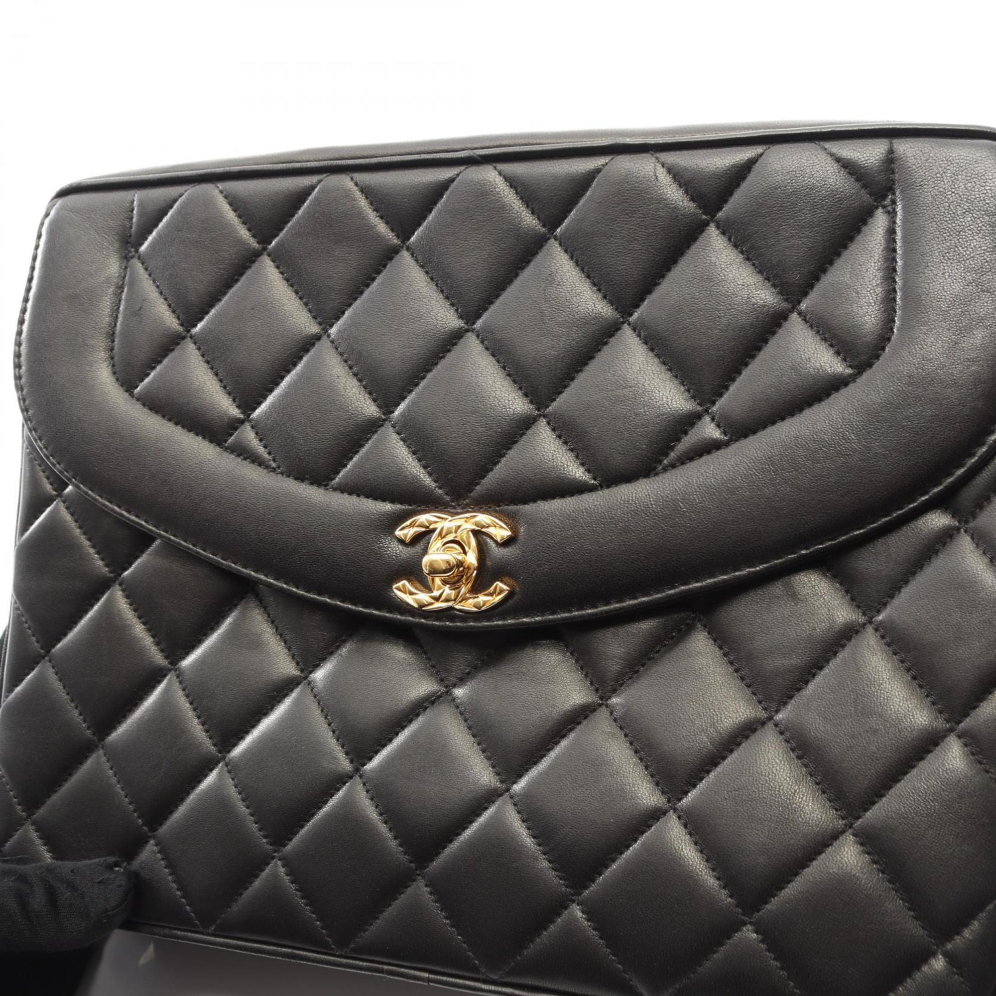 Chanel Black Leather Shoulder Bag (Pre-Owned)