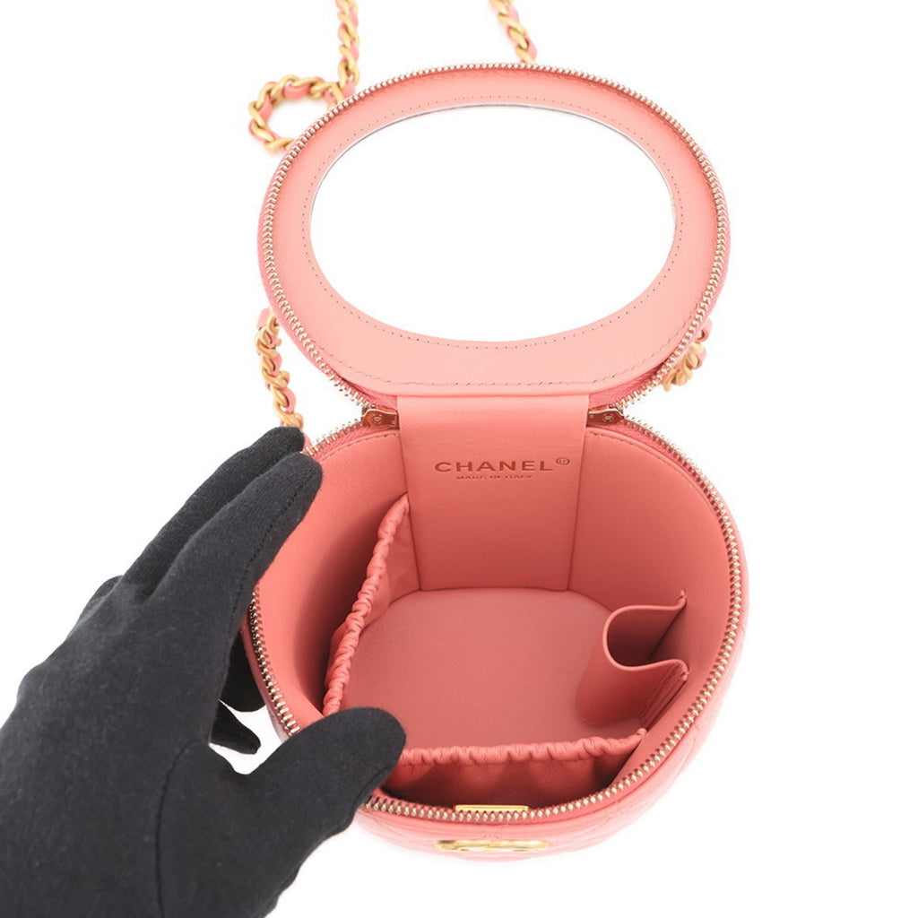 Chanel Pink Leather Shoulder Bag (Pre-Owned)
