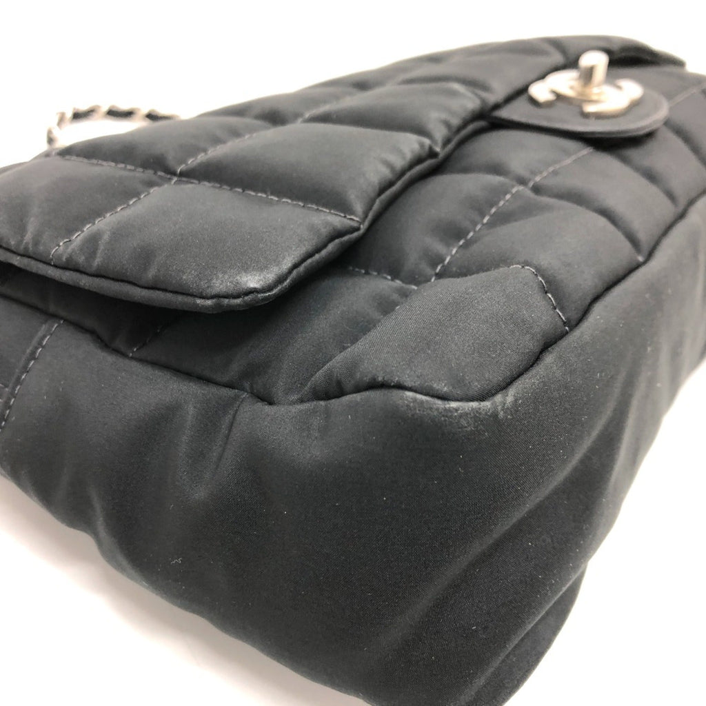 Chanel Black Cloth Shoulder Bag (Pre-Owned)
