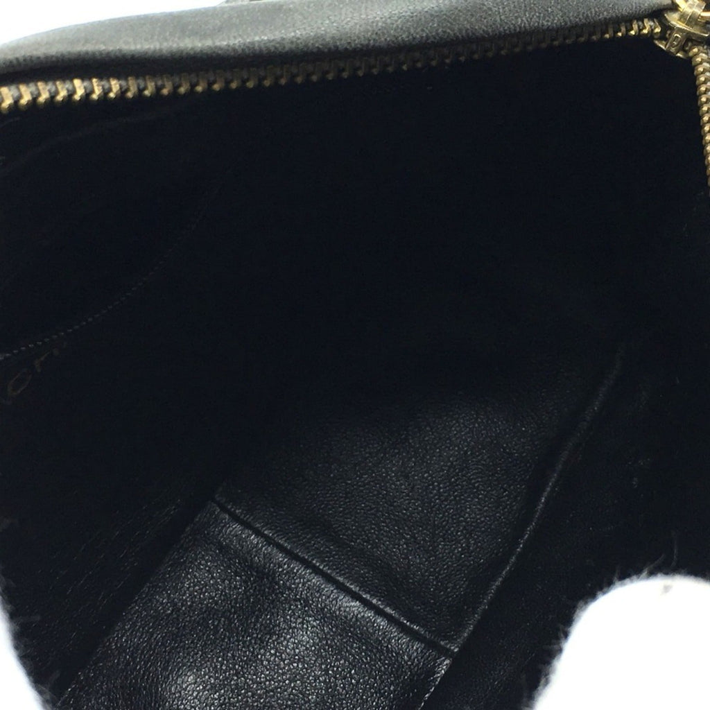 Chanel Gray Leather Shoulder Bag (Pre-Owned)