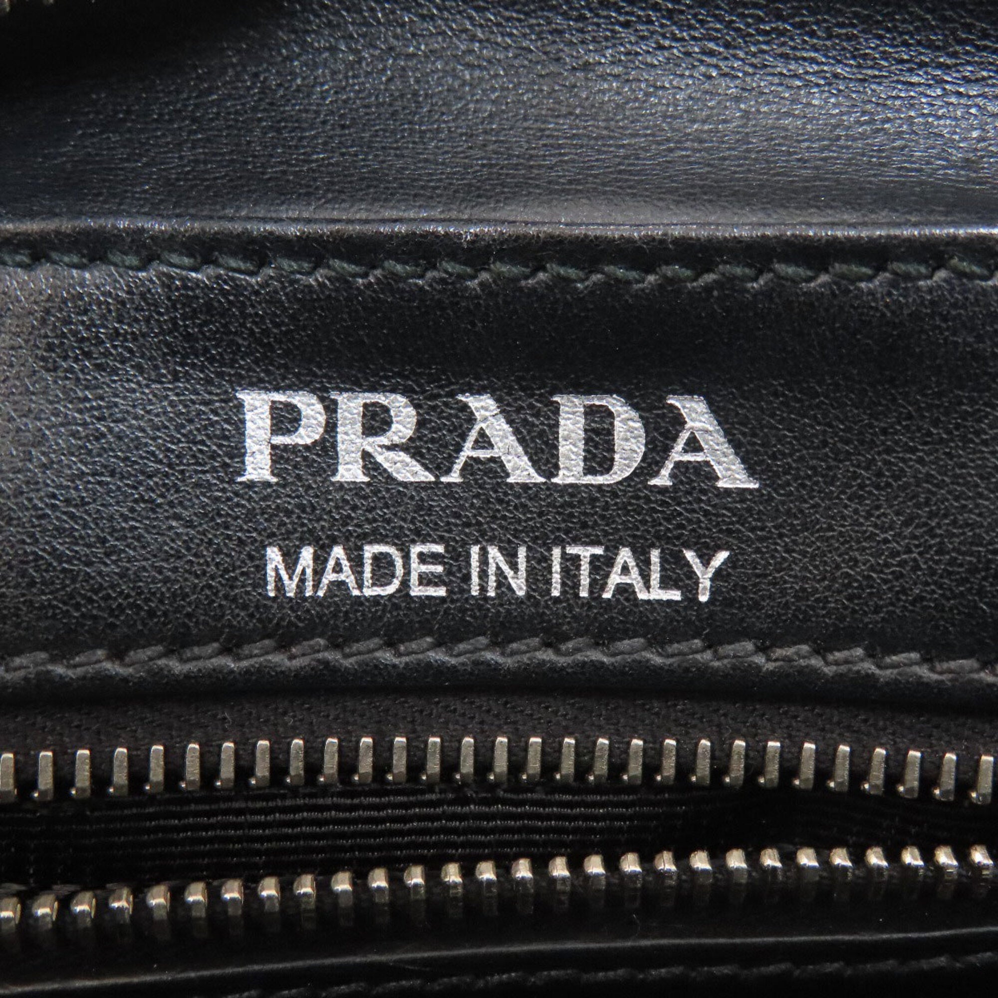 Prada Black Leather Shoulder Bag (Pre-Owned)