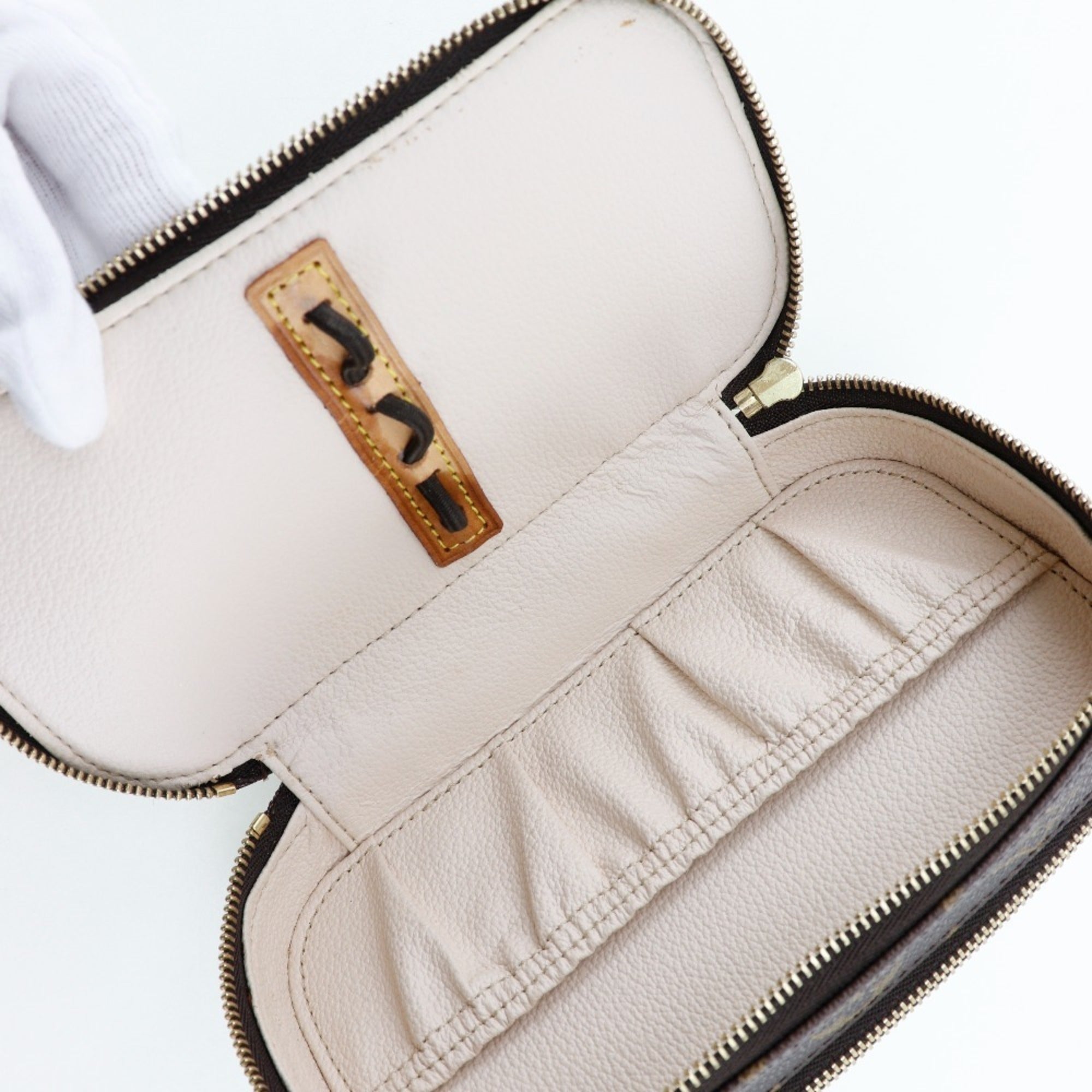 Louis Vuitton Monogram Brown Monogram Pouch (Pre-Owned)