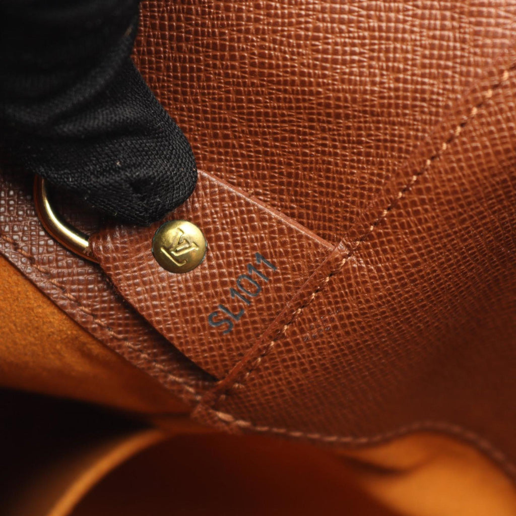 Louis Vuitton Brown Coated Canvas Shoulder Bag (Pre-Owned)