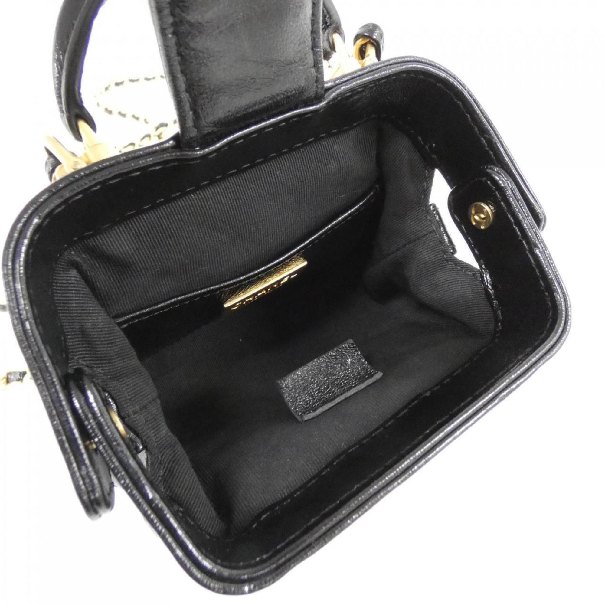 Chanel Black Leather Shoulder Bag (Pre-Owned)
