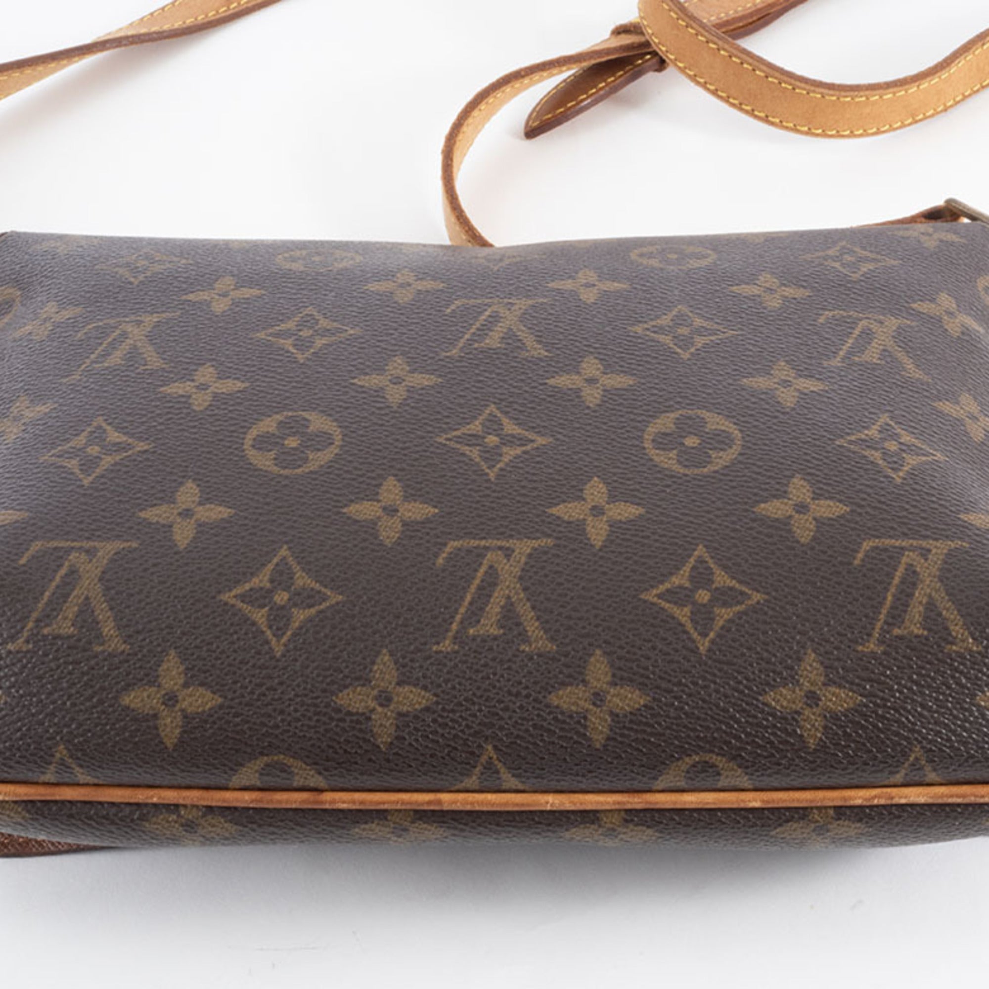Louis Vuitton Brown Monogram Monogram Canvas Shoulder Bag (Pre-Owned)